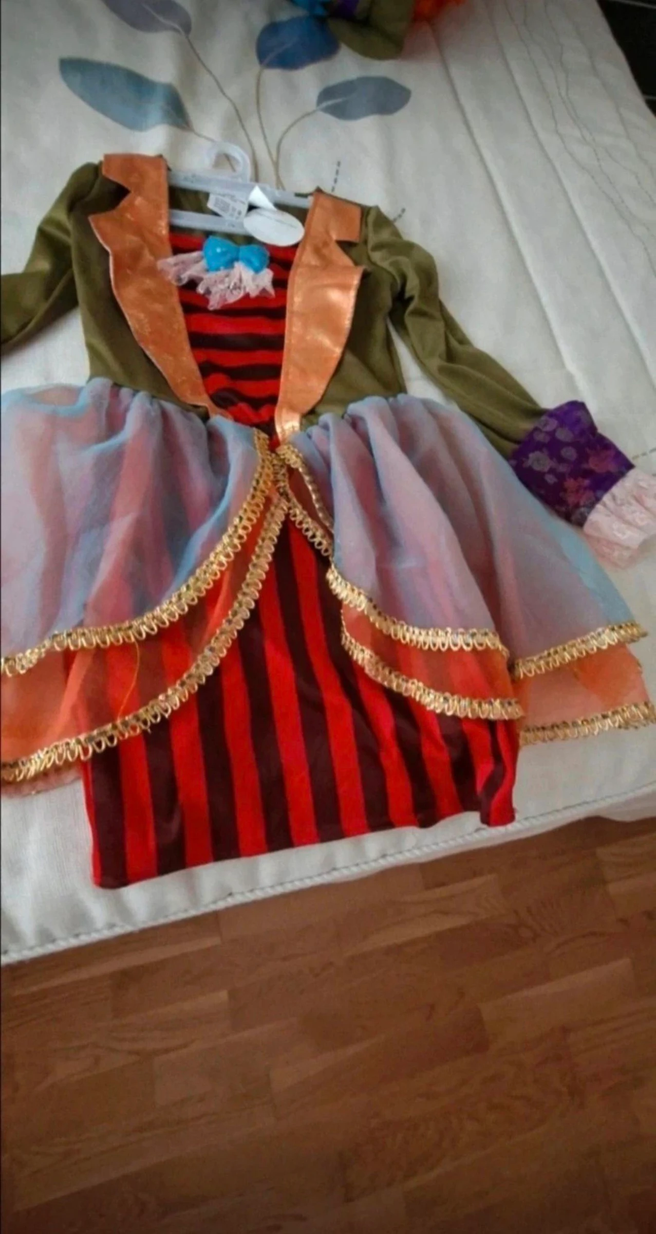 Disfraz de niña "Sombrerera Loca" talla 7-9, mas peluca – photo 7
